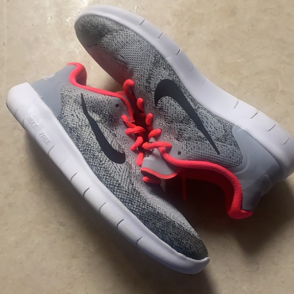 Nike Free RN Youth Wolf Grey & Racer Pink Running Shoes - Picture 5 of 10